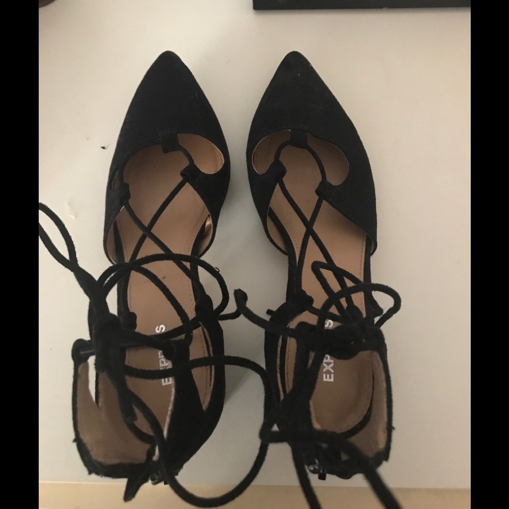 Express lace up pointed toe block heels♥️